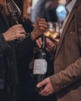 Notre zone d'activité pour ce service Trouver un bistrot à tapas à un prix abordable pour une soirée romantique avec du bon vin à